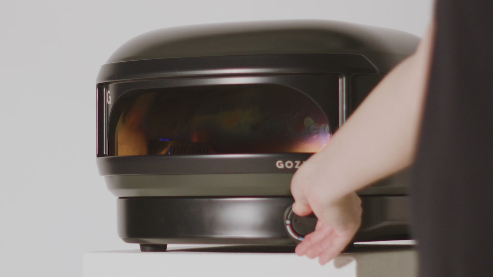 Video laden: Gozney Arc Lite 12" Gas Pizzaofen schwarz